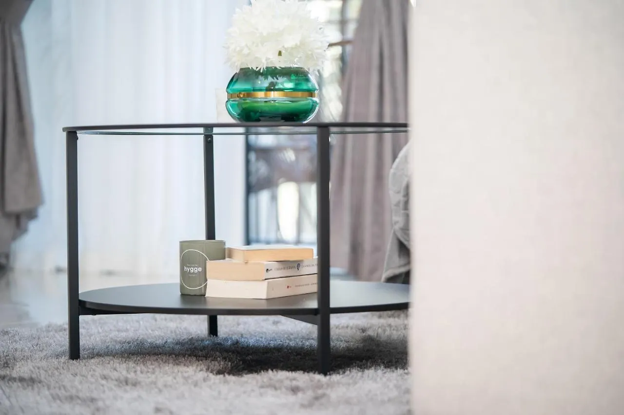דובאי Higuests - Chic Apt With Balcony And Pool Near Burj Khalifa דירה