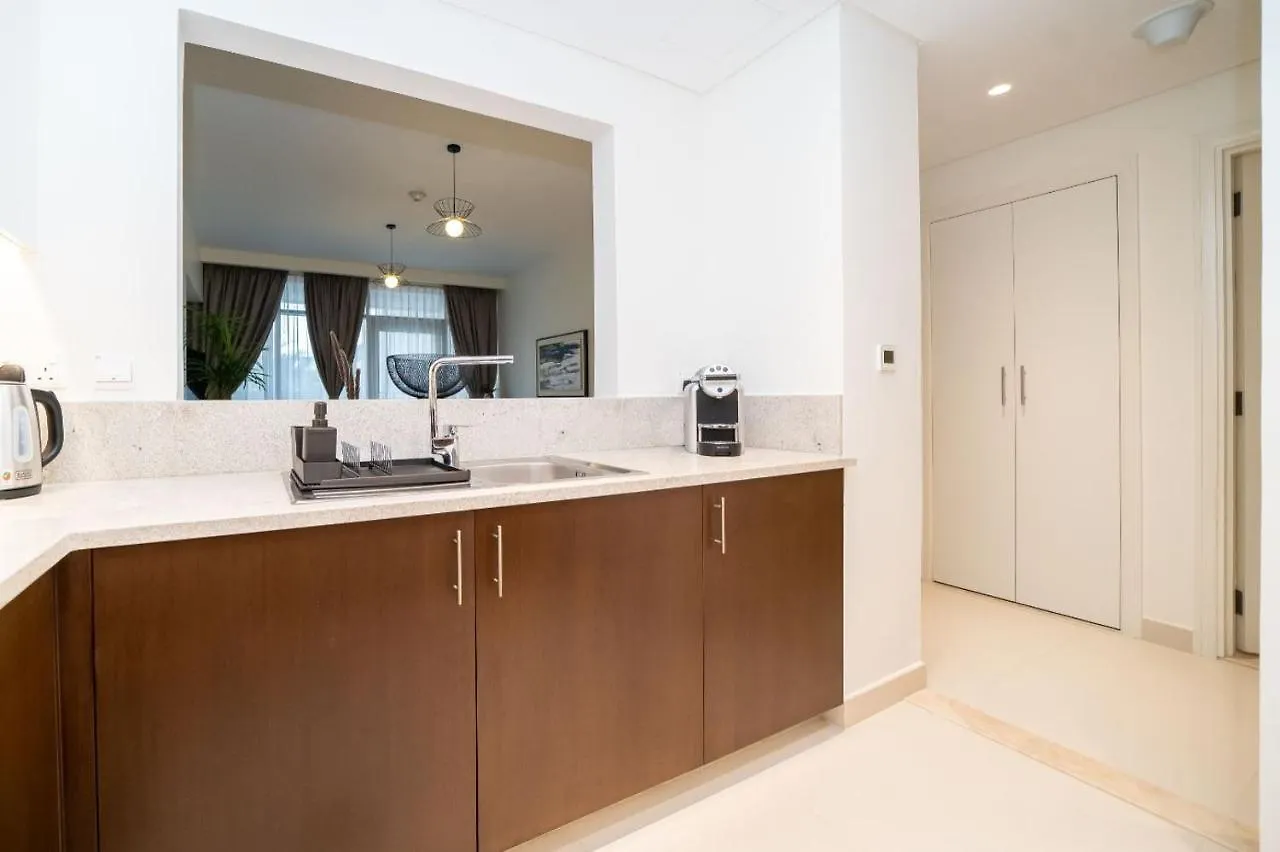 דובאי Higuests - Chic Apt With Balcony And Pool Near Burj Khalifa 0*,  איחוד האמירויות הערביות