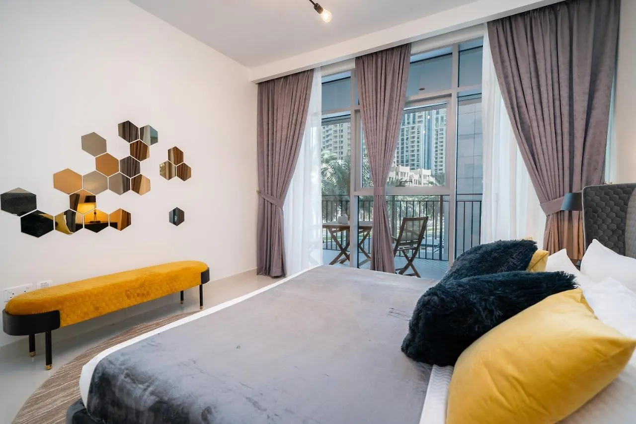 Higuests - Chic Apt With Balcony And Pool Near Burj Khalifa Dubai